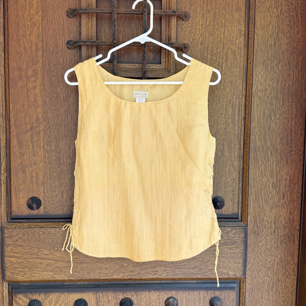 100% Silk Yellow Sleeveless Top Size M
